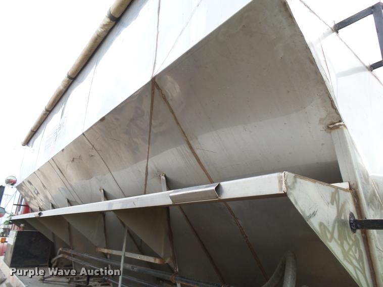 image for item K3010 1990 International 9300 fertilizer delivery truck