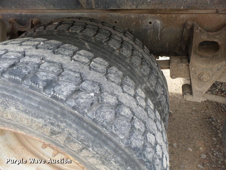 image for item K3010 1990 International 9300 fertilizer delivery truck