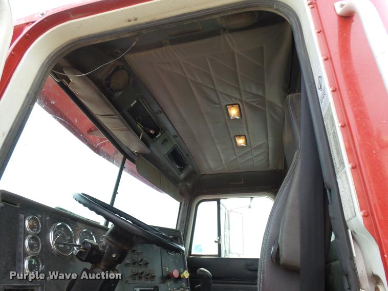 image for item K3011 1999 International 9100 semi truck