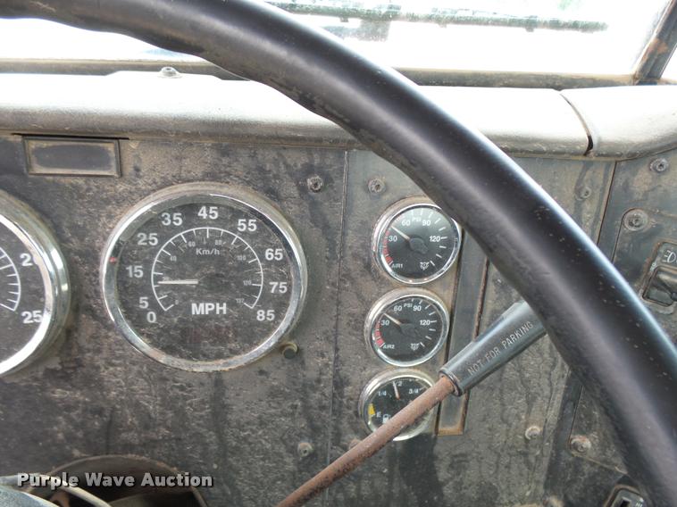 image for item K3011 1999 International 9100 semi truck