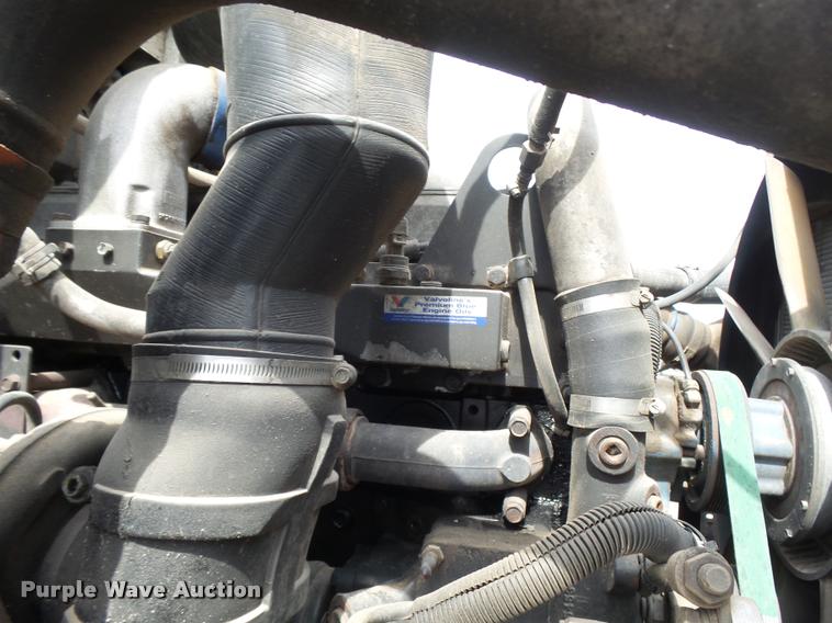 image for item K3011 1999 International 9100 semi truck