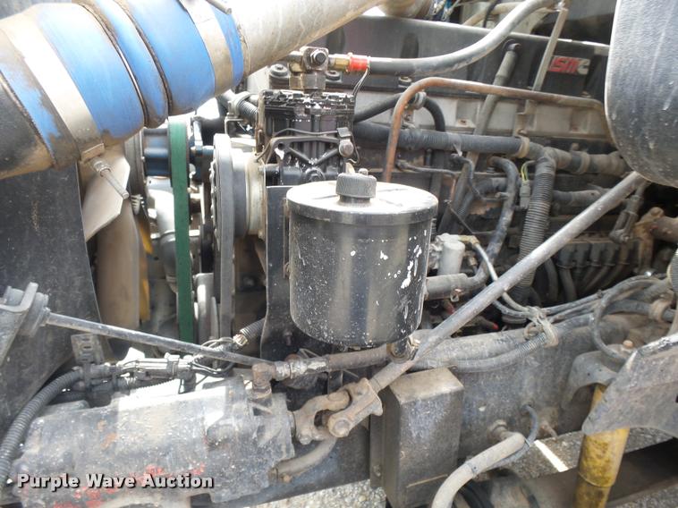 image for item K3011 1999 International 9100 semi truck