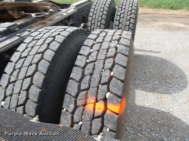 image for item K3011 1999 International 9100 semi truck