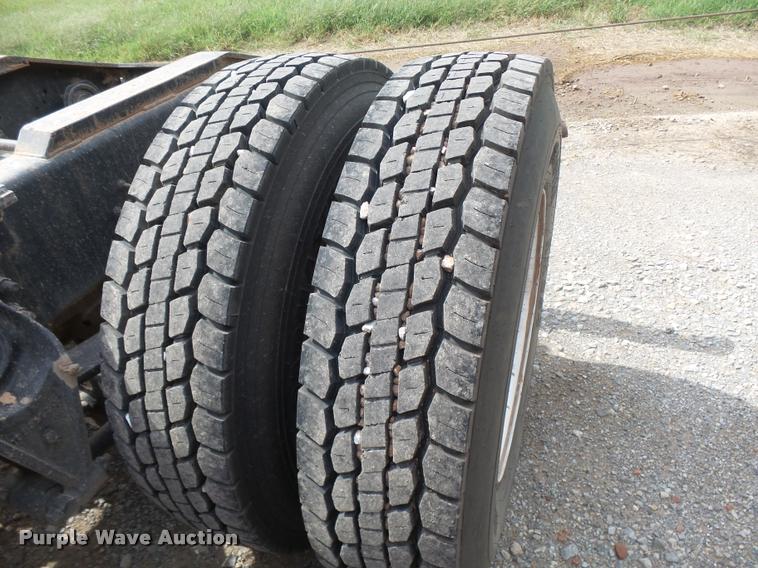 image for item K3011 1999 International 9100 semi truck