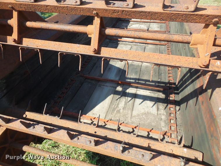 image for item K3734 New Idea manure spreader