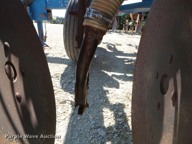 image for item K8201 Progressive 6200 12 row strip till