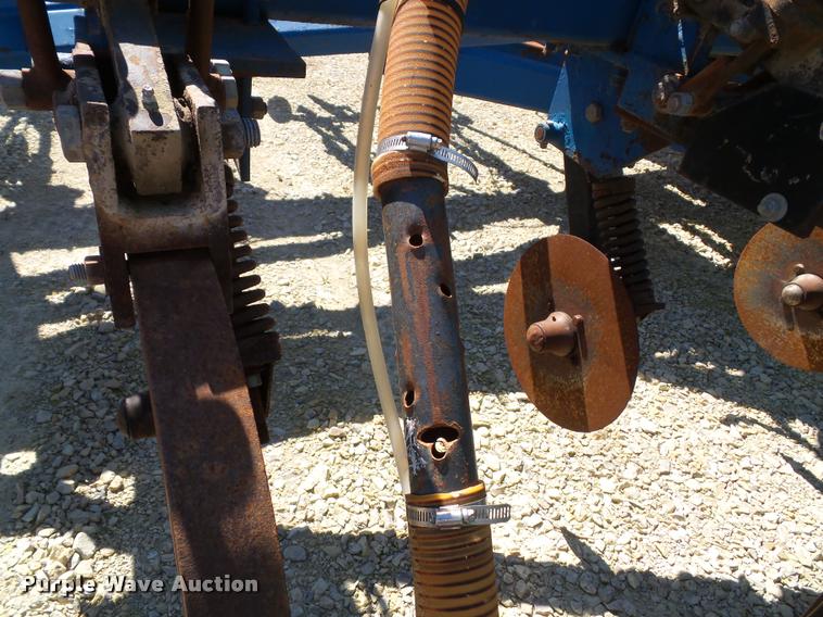 image for item K8201 Progressive 6200 12 row strip till