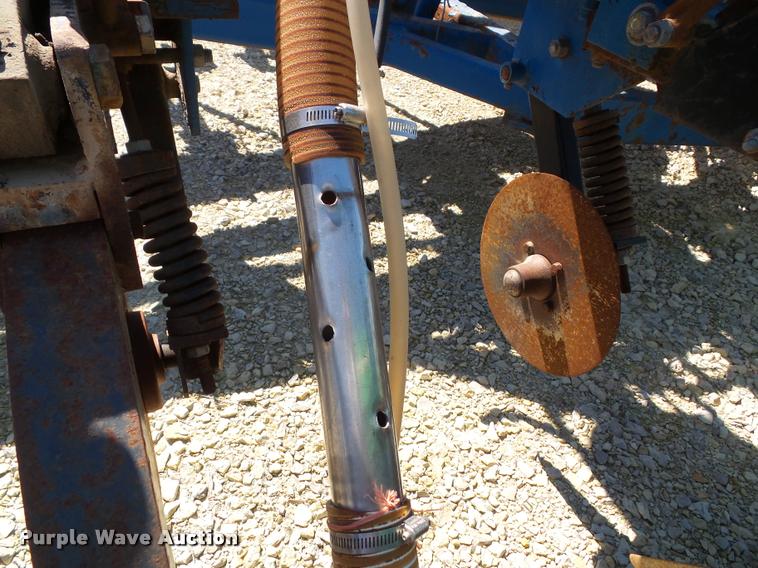 image for item K8201 Progressive 6200 12 row strip till