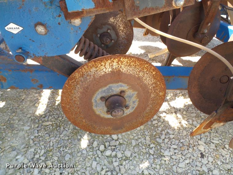 image for item K8201 Progressive 6200 12 row strip till