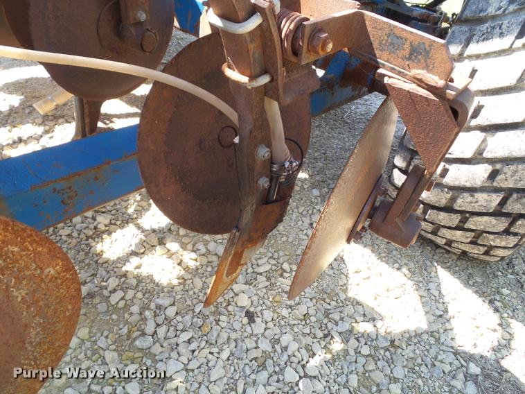 image for item K8201 Progressive 6200 12 row strip till