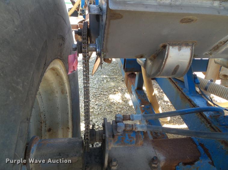 image for item K8201 Progressive 6200 12 row strip till