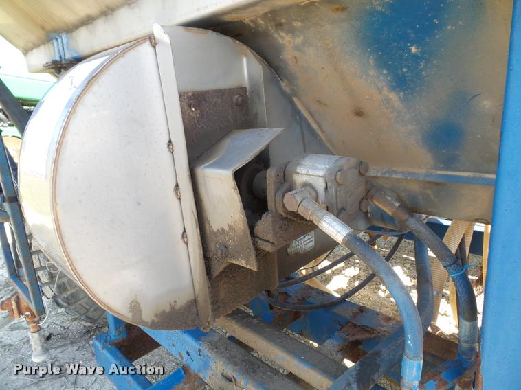 image for item K8201 Progressive 6200 12 row strip till