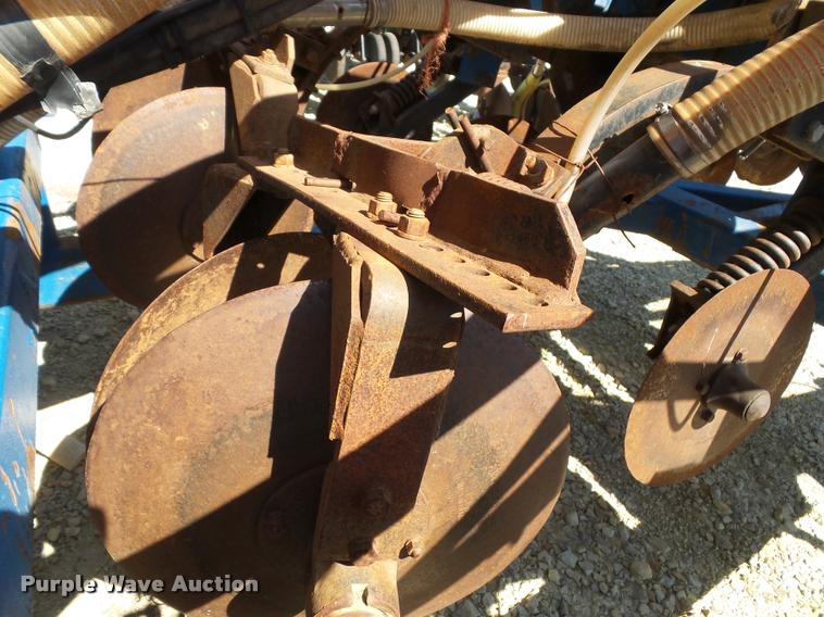 image for item K8201 Progressive 6200 12 row strip till