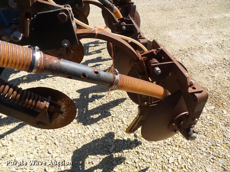 image for item K8201 Progressive 6200 12 row strip till