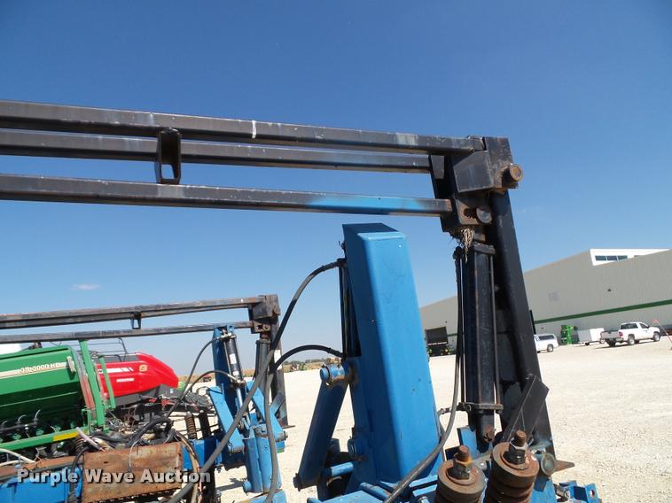 image for item K8201 Progressive 6200 12 row strip till