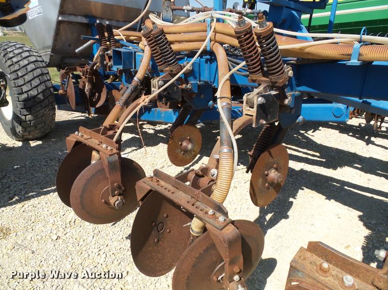 image for item K8201 Progressive 6200 12 row strip till