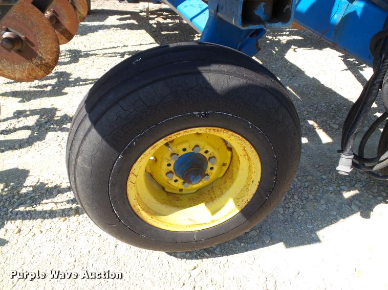 image for item K8201 Progressive 6200 12 row strip till