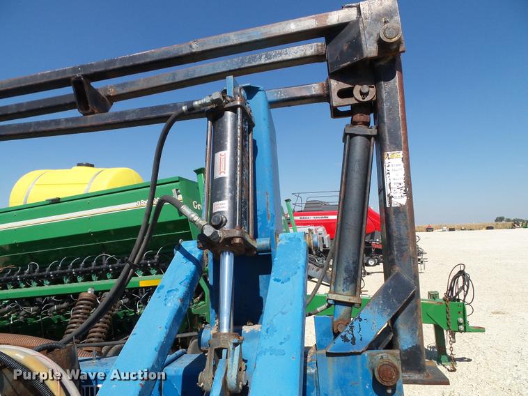 image for item K8201 Progressive 6200 12 row strip till