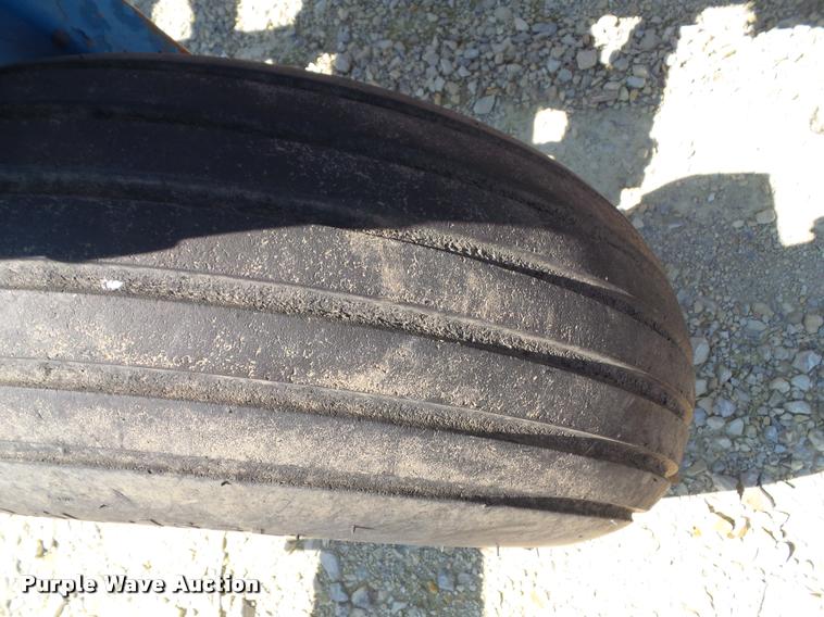 image for item K8201 Progressive 6200 12 row strip till