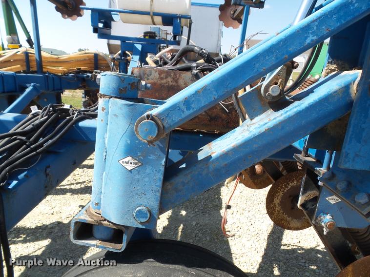 image for item K8201 Progressive 6200 12 row strip till