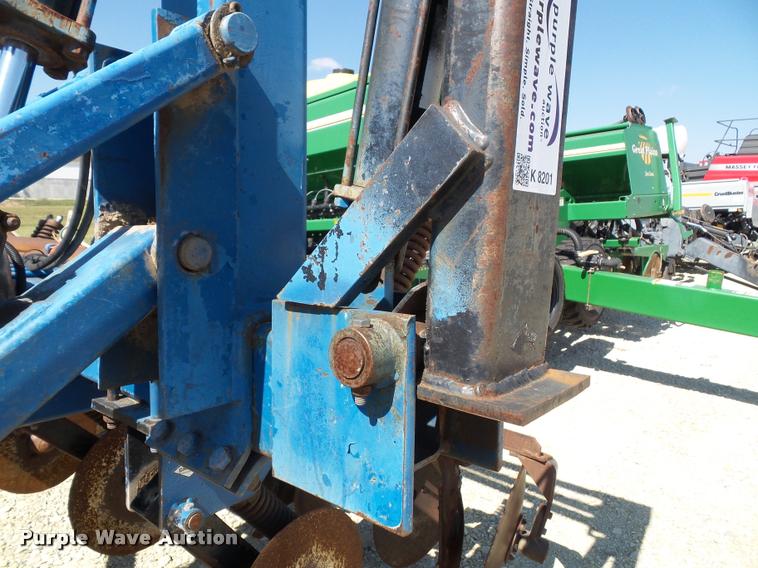 image for item K8201 Progressive 6200 12 row strip till