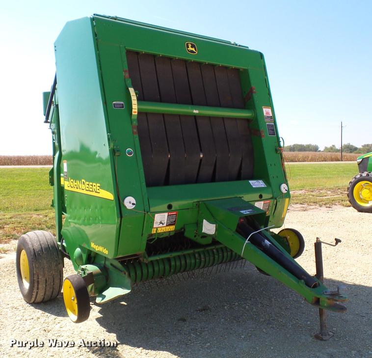 image for item K8202 2003 John Deere 567 Mega Wide round baler