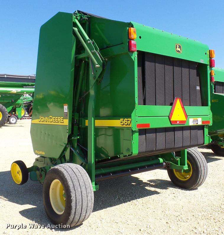 image for item K8202 2003 John Deere 567 Mega Wide round baler