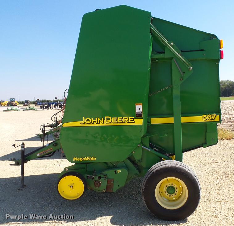 image for item K8202 2003 John Deere 567 Mega Wide round baler