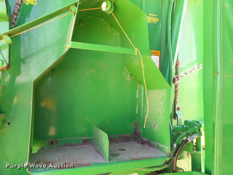 image for item K8202 2003 John Deere 567 Mega Wide round baler