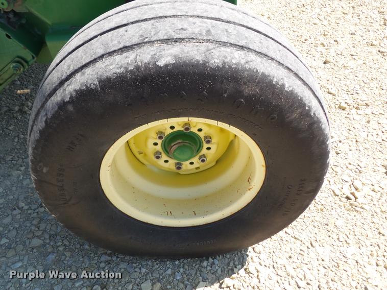 image for item K8202 2003 John Deere 567 Mega Wide round baler