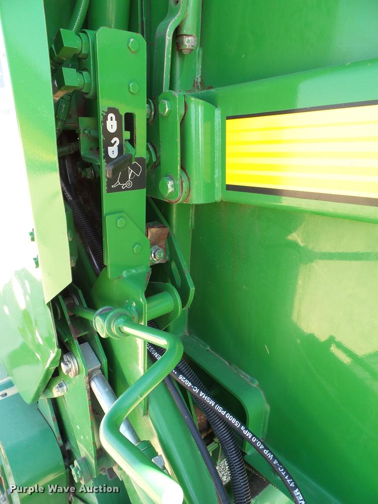 image for item K8202 2003 John Deere 567 Mega Wide round baler
