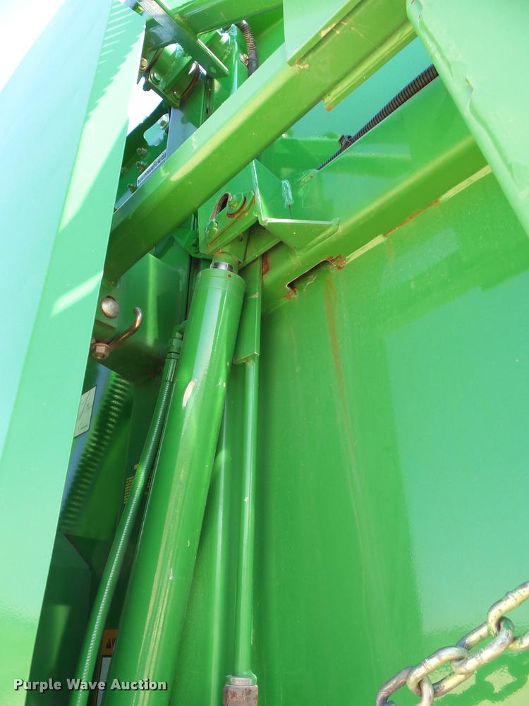 image for item K8202 2003 John Deere 567 Mega Wide round baler