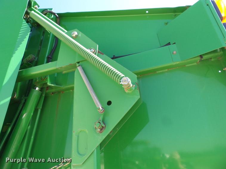 image for item K8202 2003 John Deere 567 Mega Wide round baler