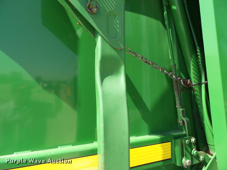 image for item K8202 2003 John Deere 567 Mega Wide round baler