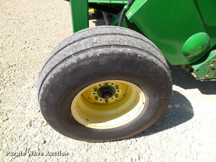 image for item K8202 2003 John Deere 567 Mega Wide round baler