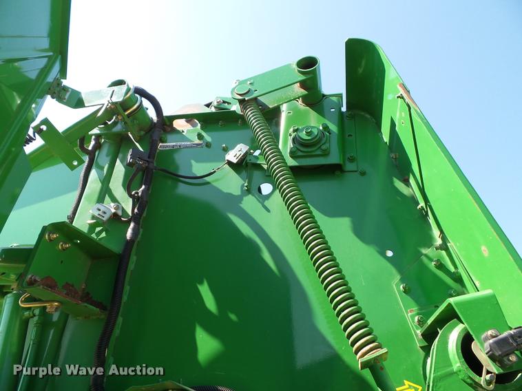 image for item K8202 2003 John Deere 567 Mega Wide round baler
