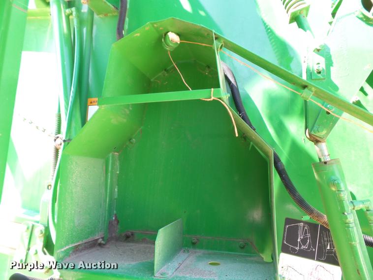 image for item K8202 2003 John Deere 567 Mega Wide round baler