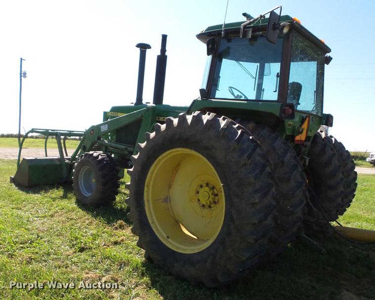 image for item K8222 1975 John Deere 4430 tractor