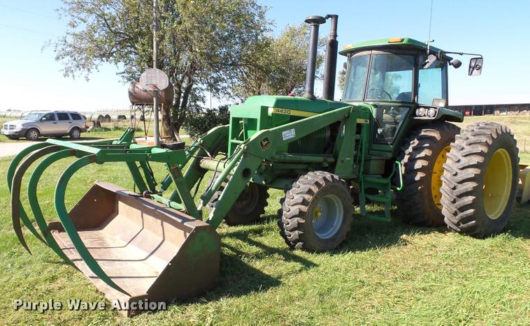 image for item K8222 1975 John Deere 4430 tractor