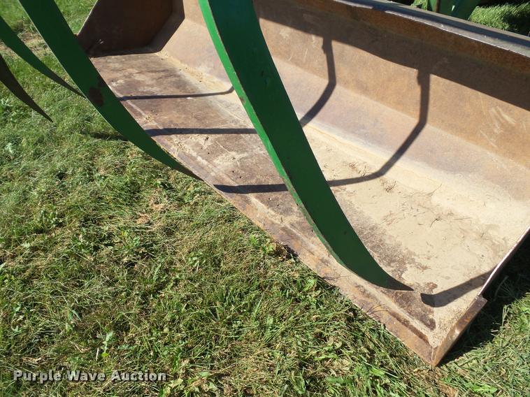 image for item K8222 1975 John Deere 4430 tractor