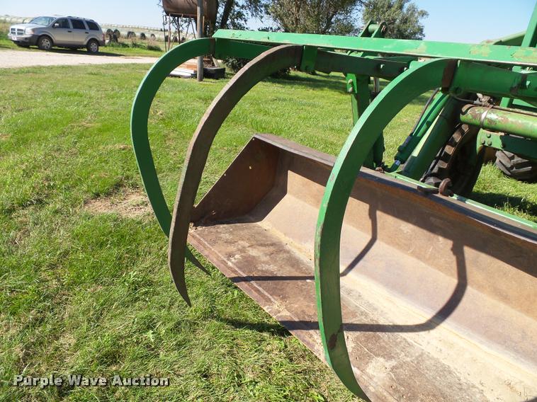 image for item K8222 1975 John Deere 4430 tractor