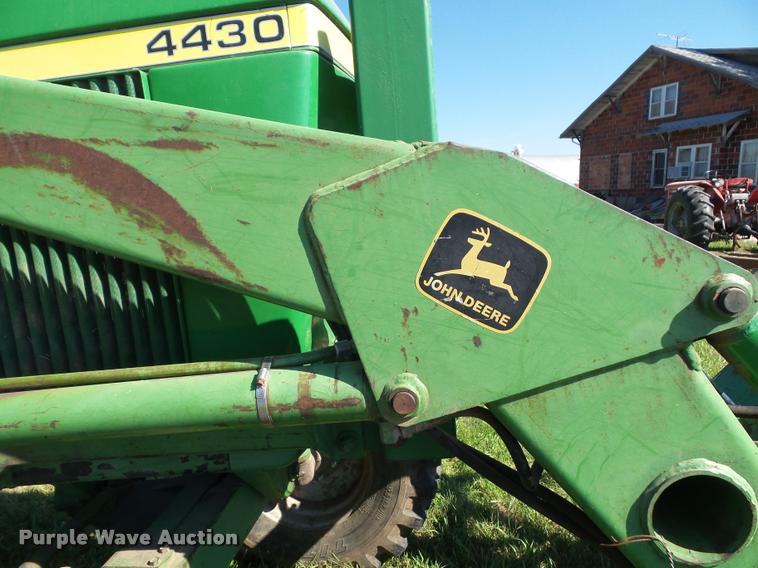 image for item K8222 1975 John Deere 4430 tractor
