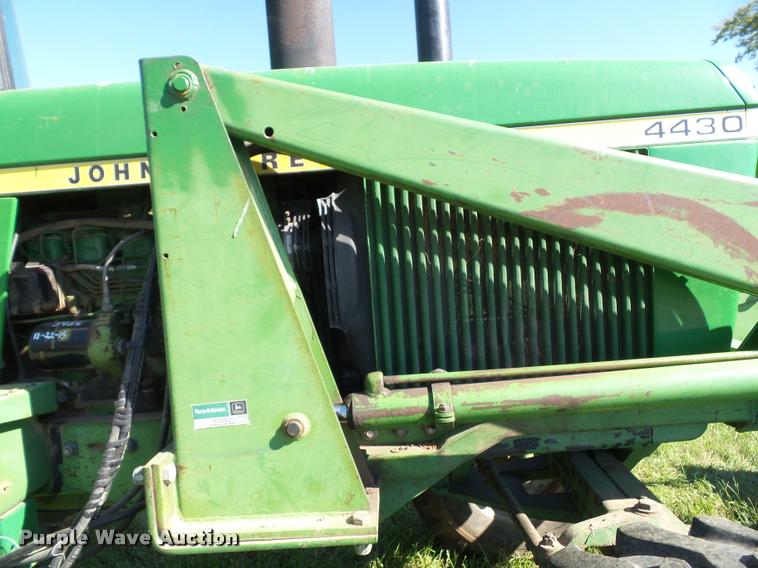 image for item K8222 1975 John Deere 4430 tractor