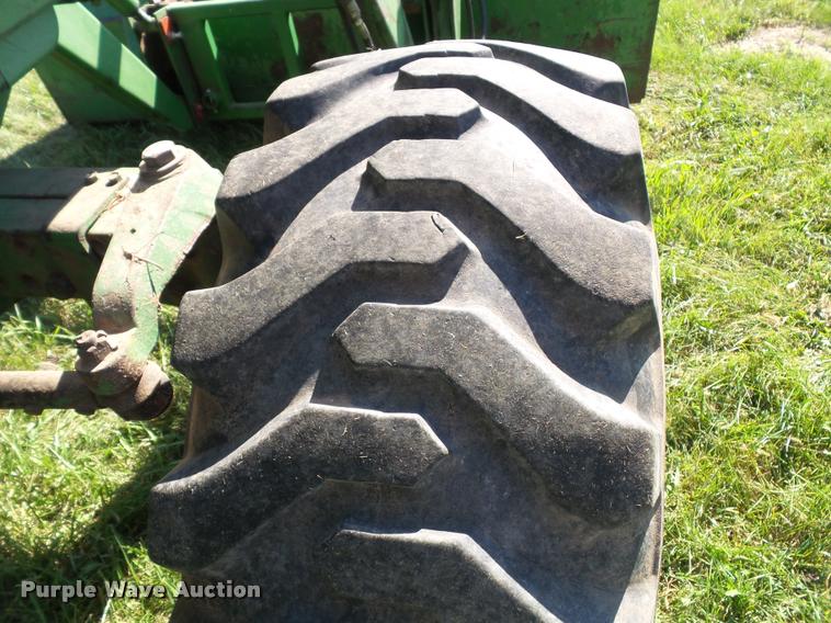 image for item K8222 1975 John Deere 4430 tractor