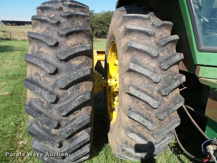 image for item K8222 1975 John Deere 4430 tractor