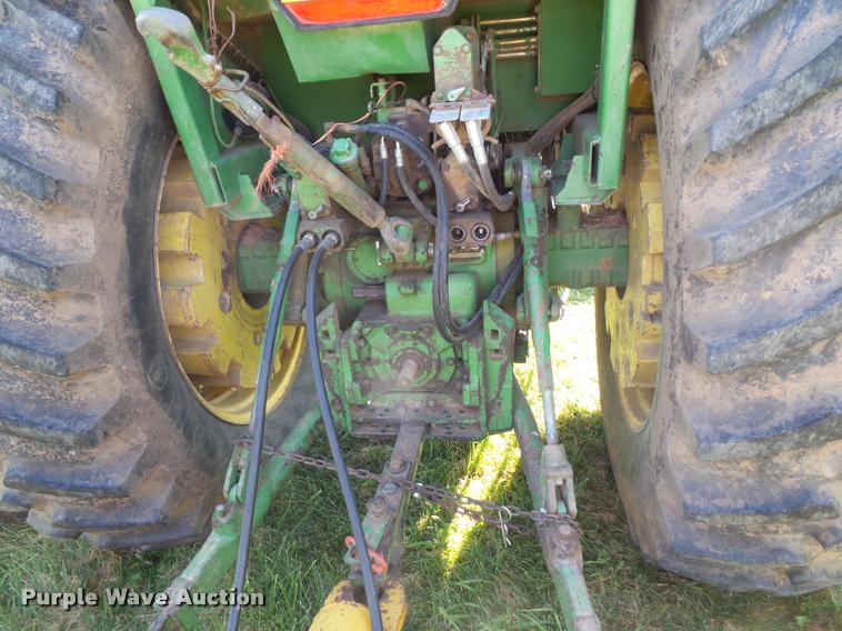 image for item K8222 1975 John Deere 4430 tractor