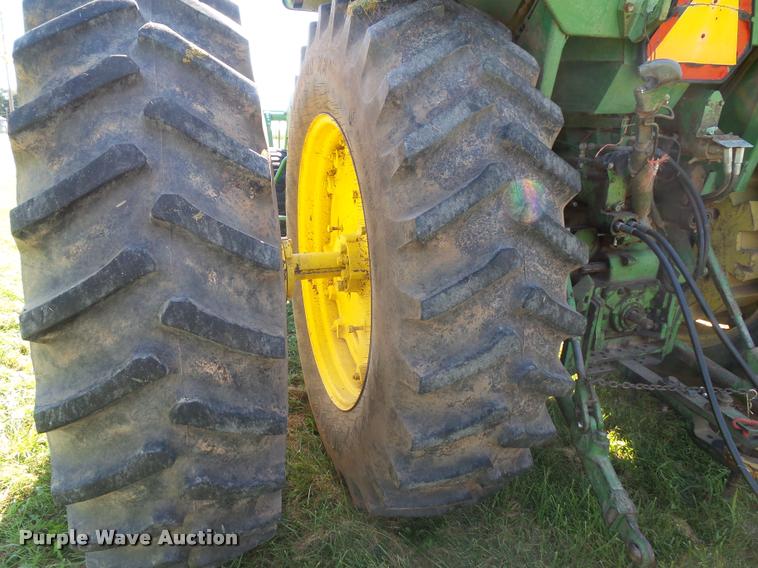 image for item K8222 1975 John Deere 4430 tractor