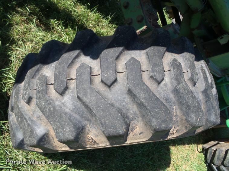 image for item K8222 1975 John Deere 4430 tractor