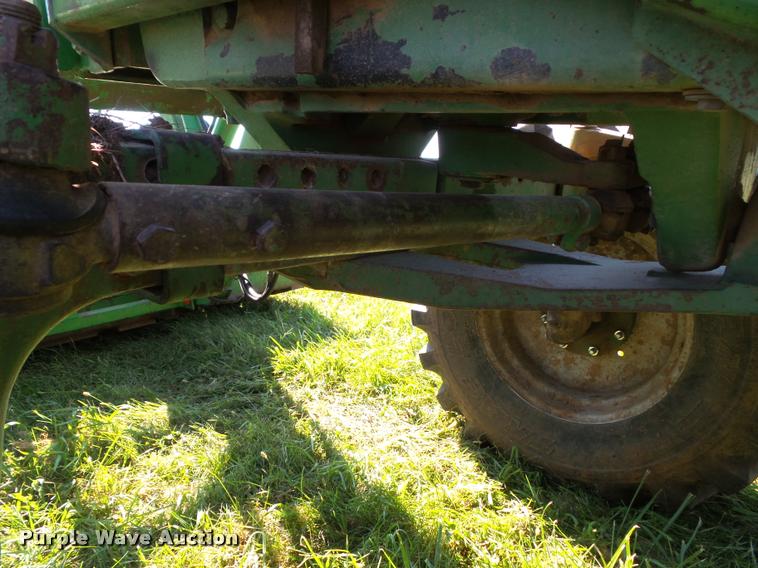 image for item K8222 1975 John Deere 4430 tractor