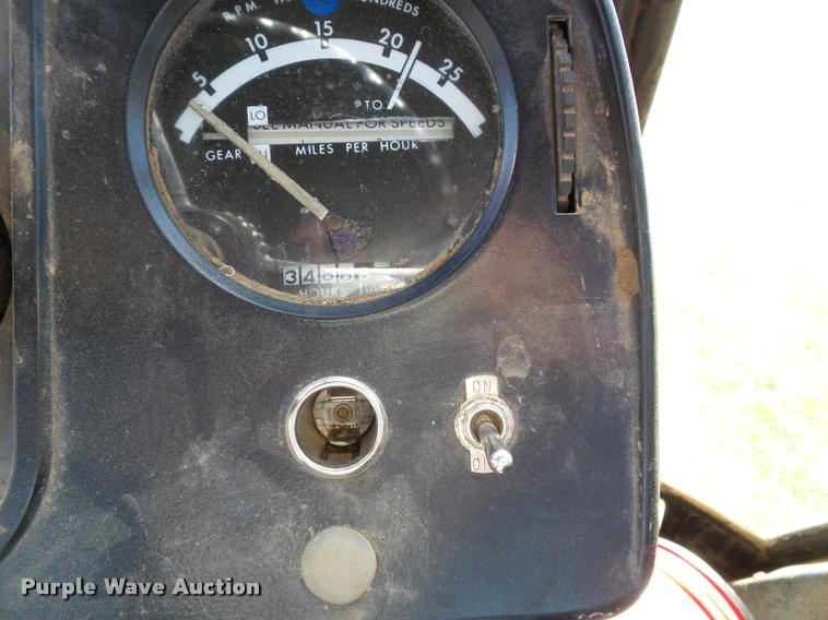 image for item K8222 1975 John Deere 4430 tractor